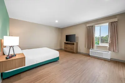 Photo 5 - Echo Suites Extended Stay By Wyndham Naples