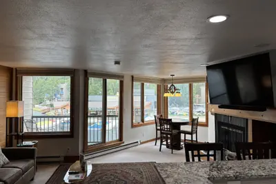 Photo 2 - Studio In Lakeside Village, Updated Kitchen & Bath Apts