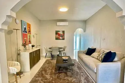 Photo 5 - Stunning 3-Bedroom Beachside Apartment