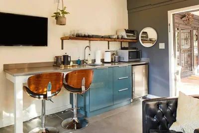 Photo 2 - Apt1 Edenbrae - Serene Walkable Modern Retreat Named Best in Bham