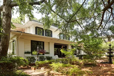 Photo 3 - Apt1 Edenbrae - Serene Walkable Modern Retreat Named Best in Bham