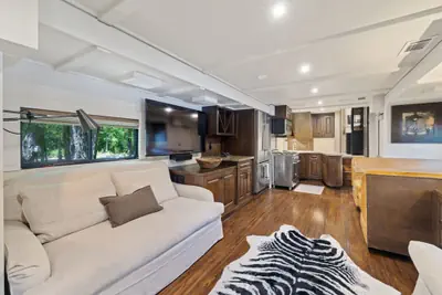 Photo 2 - The Aspen Unit in Austin