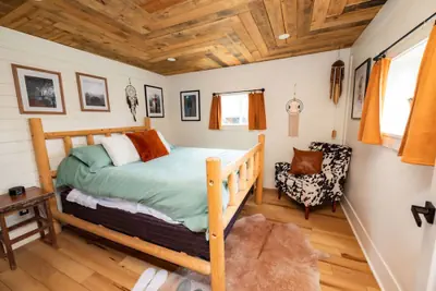 Photo 3 - Cowboy Bunkhouse hot tub Lake Farm Nature
