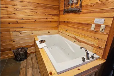 Photo 5 - Honey Bear Haven Suite 1
