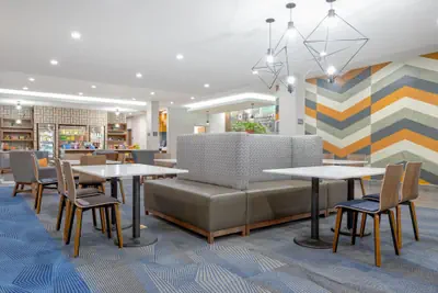 Photo 5 - La Quinta Inn & Suites by Wyndham Eagle Pass