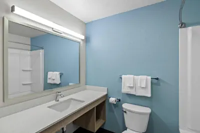 Photo 5 - WoodSpring Suites Palm Springs – West Palm Beach