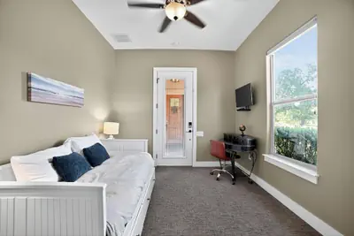 Photo 2 - Hill Country Retreat & Casita