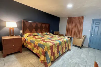 Photo 4 - Arrowhead Motel