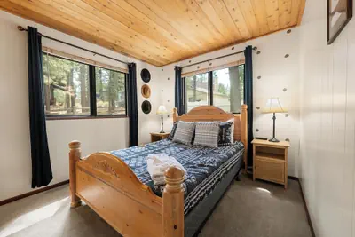 Photo 2 - Bear Woods 3BR Retreat