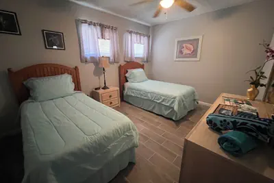 Photo 5 - Surfside Suites