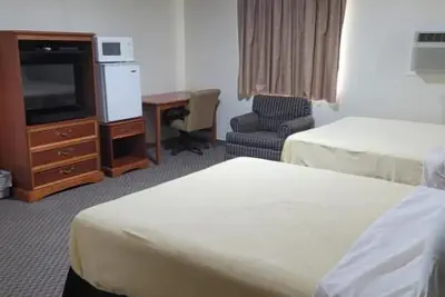 Photo 2 - Lake Stop Resort