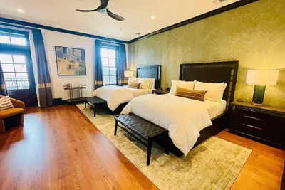 Photo 4 - Emigrant Boutique Hotel