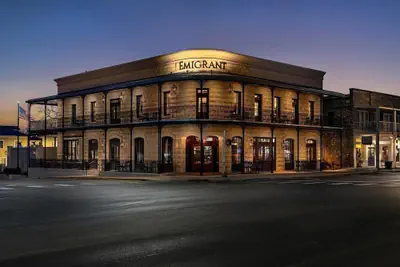 Photo 2 - Emigrant Boutique Hotel