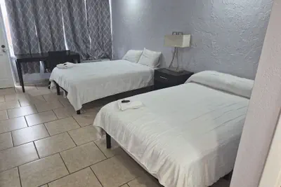 Photo 5 - Budget Inn