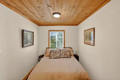 Photo 3 - Rouge Cobb Mountain Hotel - Cabin 1