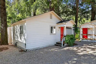 Photo 2 - Rouge Cobb Mountain Hotel - Cabin 2