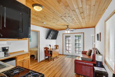 Photo 3 - Rouge Cobb Mountain Hotel - Cabin 2