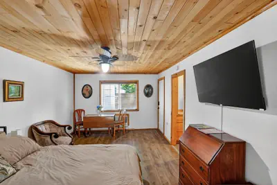 Photo 3 - Rouge Cobb Mountain Hotel - Cabin 3