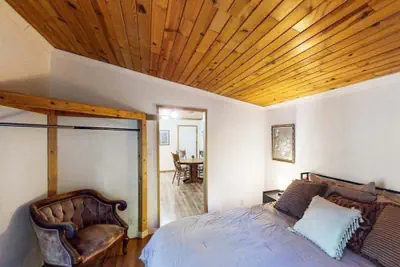 Photo 4 - Rouge Cobb Mountain Hotel - Cabin 4