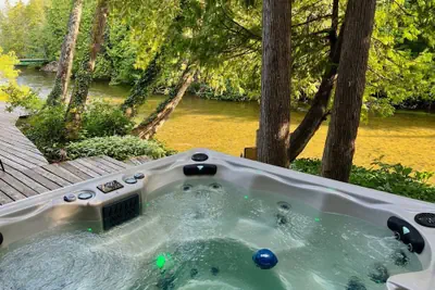 Photo 4 - Boardman Monarch River HOT TUB Fireplace