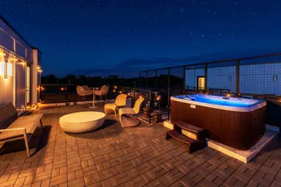 Photo 4 - Rooftop Hot Tub Skyline Views Near Broadway