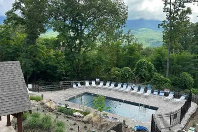 Photo 5 - Lux Cabin Mtn Views Flat Parking Dog Friendly