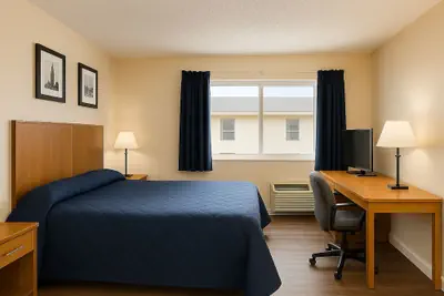 Photo 5 - COUNTRY HOST INN