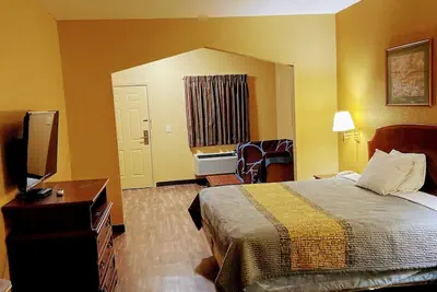 Photo 4 - Fairview Suites