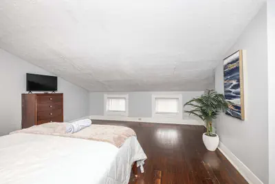 Photo 5 - Queen City Suites 2 For 4
