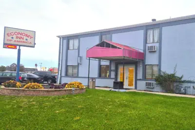Photo 2 - Economy Inn Merrillville By Townhouse I 65