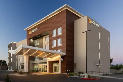 Photo 2 - La Quinta Inn & Suites By Wyndham Tracy