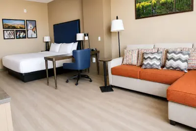 Photo 5 - La Quinta Inn & Suites By Wyndham Tracy