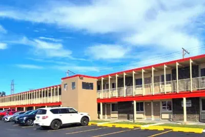 Photo 2 - Saratoga Motel By Capital O Near Midway Airport Chicago IL