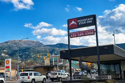 Photo 2 - Mountain Star Inn
