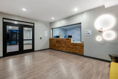 Photo 3 - ECHO Suites Extended Stay by Wyndham Springfield Airport PLZ
