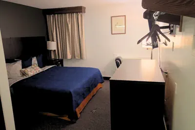 Photo 3 - Blue Way Inn by Jasper Hutchinson