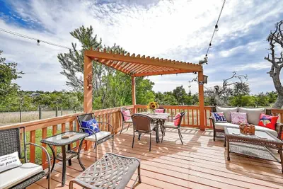 Photo 2 - Hill Country Oasis-deck-bbq Grill-10 Min to Town!