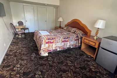 Photo 2 - York Motel