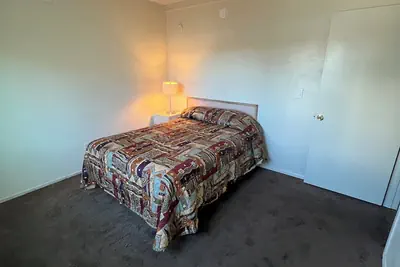 Photo 4 - York Motel