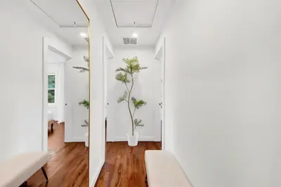Photo 2 - Modern Comfort in the Heart of NYC