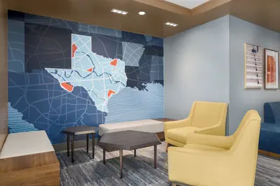 Photo 4 - Holiday Inn Express & Suites DFW Airport Southwest - Euless