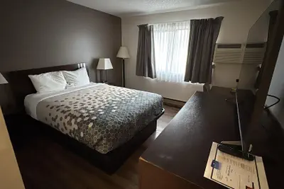 Photo 2 - Heritage Inn