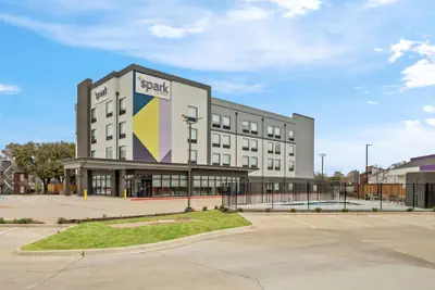 Photo 2 - Spark By Hilton Garland Dallas East