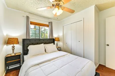 Photo 4 - The Homestead Luxury-cozy 2BR Apartments Near SFA