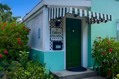 Photo 5 - The Green Iguana Hotel
