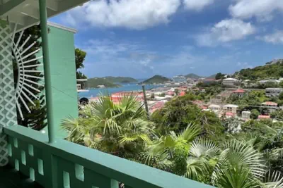 Photo 4 - The Green Iguana Hotel