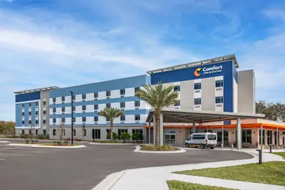 Photo 2 - Comfort Inn & Suites Orlando Sanford Airport