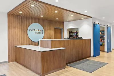 Photo 3 - Everhome Suites Bowling Green by Choice Hotels