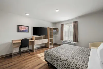 Photo 5 - WoodSpring Suites Charlotte Northlake