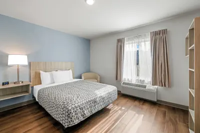 Photo 4 - WoodSpring Suites Charlotte Northlake